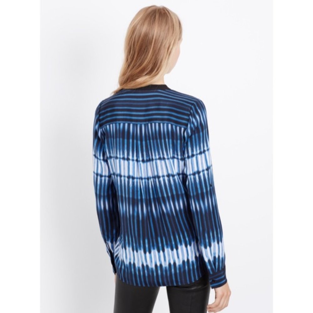 Vince Tie Dye Blue Silk Popover Blouse Size 0 EUC - Picture 3 of 13